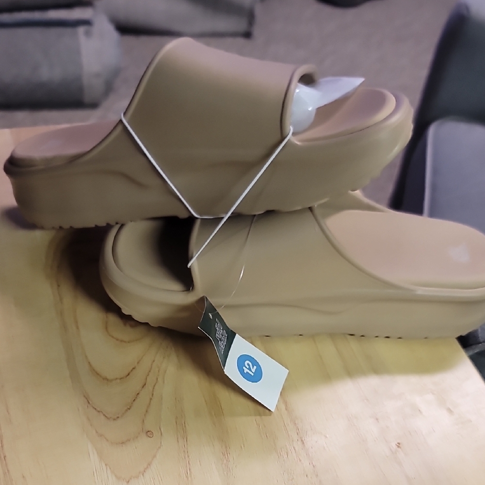 Wild Fable Tan Slide Sandals